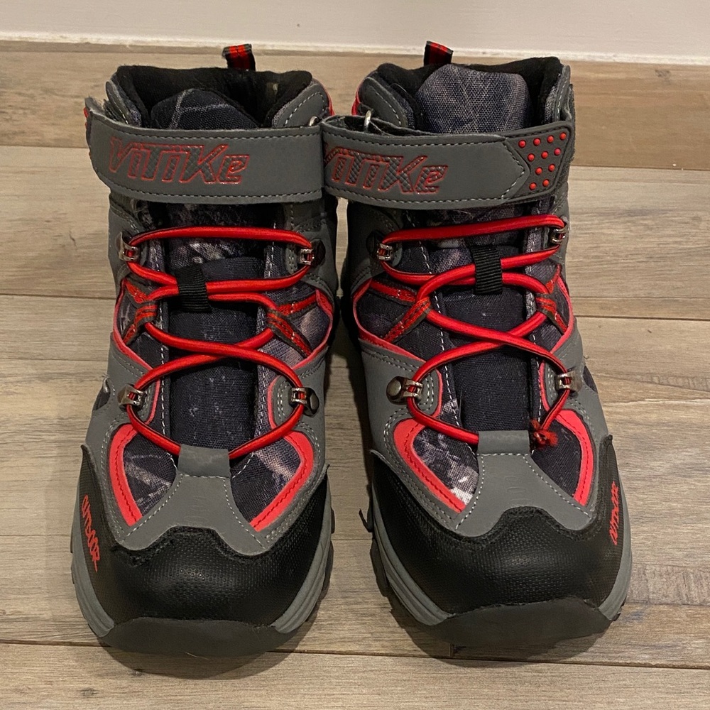 Kids Hiking Shoes - Black and Red